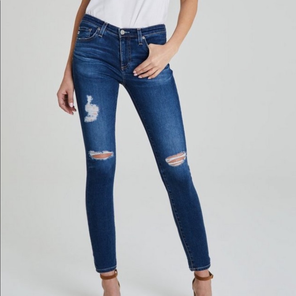 AG Distressed Super Skinny Ankle Jean Size 27